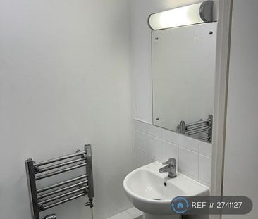 1 bedroom semi-detached house to rent - Photo 3