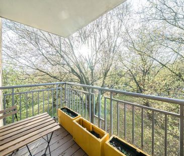 3 bedroom flat to rent - Photo 4