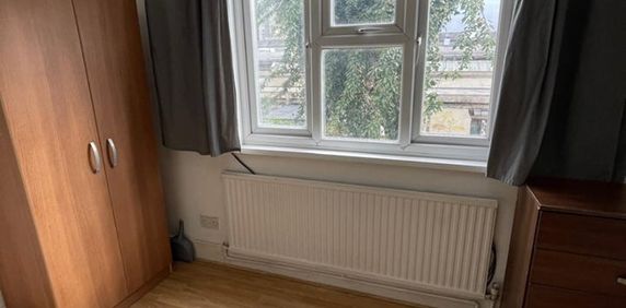 Room in a Shared House, Harold Road, E13 - Photo 2