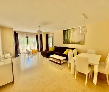 Apartamento planta baja en alquiler en El Madroñal, Benahavis - Photo 2