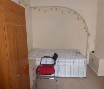 4 bedroom terraced house to rent - Photo 6