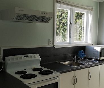 Bright, Fully Furnished 1-Bed Flat in Mornington - Photo 6