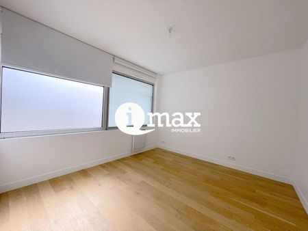 Location Appartement COURBEVOIE - - Photo 2