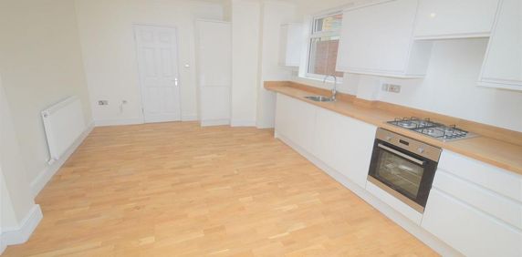 3 bedroom property to rent - Photo 2