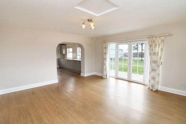 3 bedroom detached bungalow to rent - Photo 1