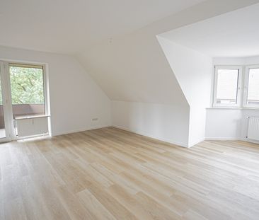 Hundsmühlen - Hunoldstraße: 2-Zimmer-DG-Wohnung, der Besichtigungst... - Photo 3