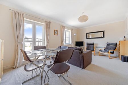 2 bedroom apartment to rent - Photo 3