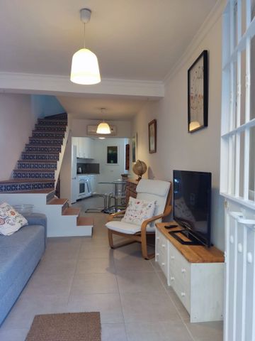 Alquiler de chalet adosado en Centro - Photo 3