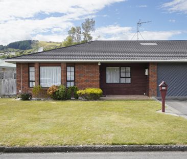 110 Oxford St, Tawa - Photo 1