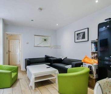 6 bedroom terraced house to rent - Photo 1