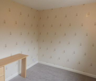 3 bedroom House To Let - Photo 5