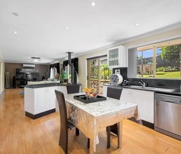 BEAUTIFULLY PRESENTED FAMILY HOME !!! - Photo 6