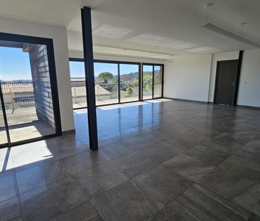Location Maison 5 pièces 209m² LA COLLE SUR LOUP 06480 - Photo 5
