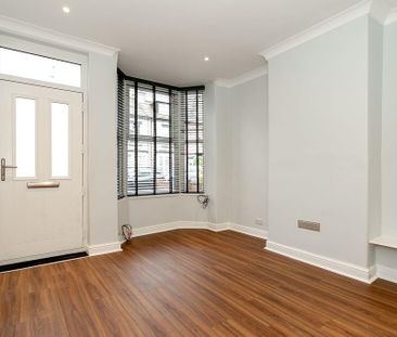 4 bedroom terraced house to rent - Photo 6