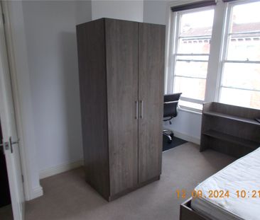 Student Properties to Let - Photo 1