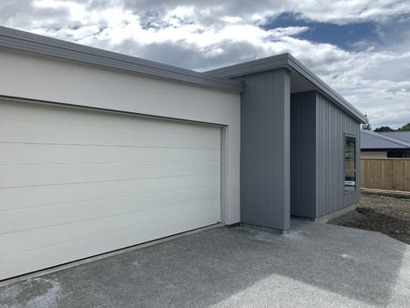 Brand new build in sought after Hart Rise - Photo 2