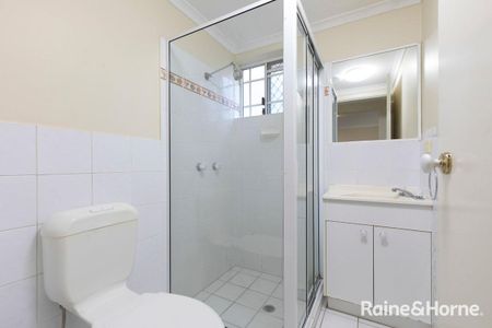 Fantastic Two Bedroom Unit - Just off Park Road! - Photo 2