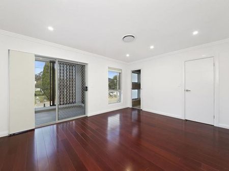 LIGHT, BRIGHT & MODERN - Photo 4