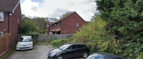 3 Bed Terraced House, Chichester Close, E6 - Photo 1