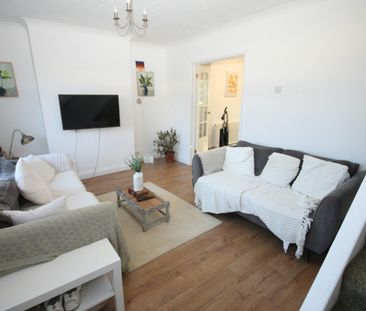 Terraced House to rent on - Photo 4