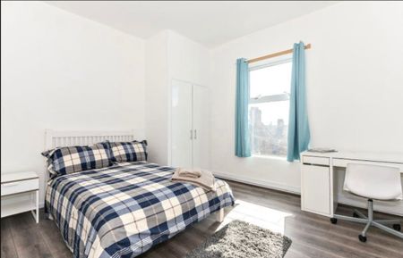 Room in a Shared Flat, Ferndale Road, L15 - Photo 4