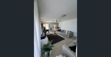 Beachfront Top-Floor Two-Bedroom Unit - Photo 4