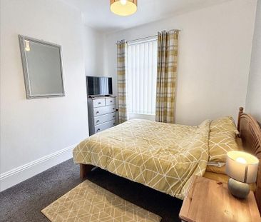 4 bedroom house of multiple occupation to rent - Photo 1
