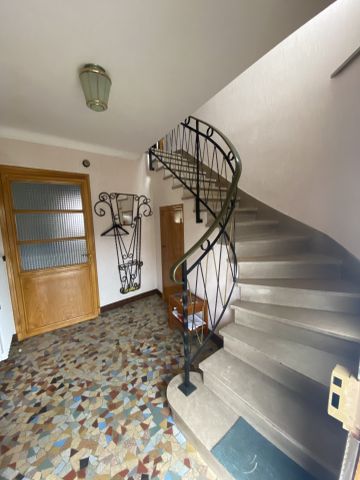 Location Maison 5 pièces 114m² LE CREUSOT 71200 - Photo 5