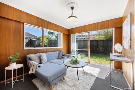 3 Bedrooms on Meadway - Photo 4