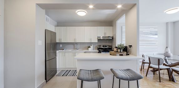 Parkway Forest Towers - Photo 2
