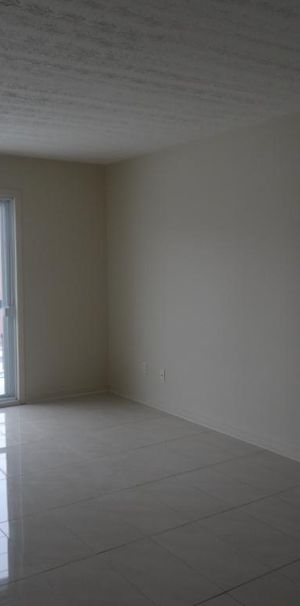 BEAU 4 12 - LIBRE 1er DÉCEMBRE - IMMEUBLE CALME - PRÈS DE TOUS LES SERVICES - Photo 1