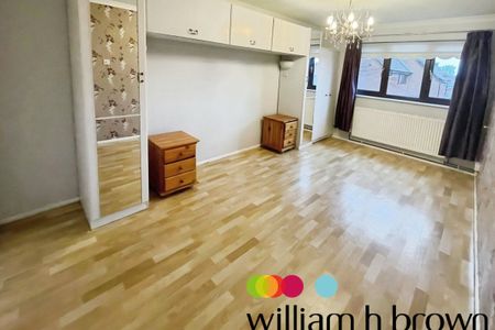 Silcock Close - Photo 3