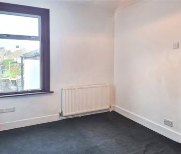 4 bedroom terraced house to rent - Photo 1