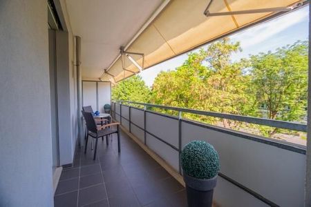 CENTRE BANCAIRE URBAIN ACCUEIL - k i w i h o m e s . C H - peut accueillir 2 à 4 personnes. À partir de 1275 par semaine. - Photo 5