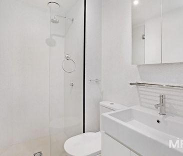202/3 Clara Street, South Yarra - Photo 6