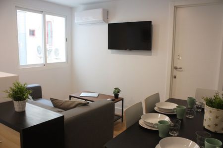 Wonderful room in Sol - Photo 5