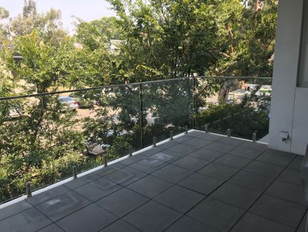 Luxury, Style, Lakeside Living - Photo 4