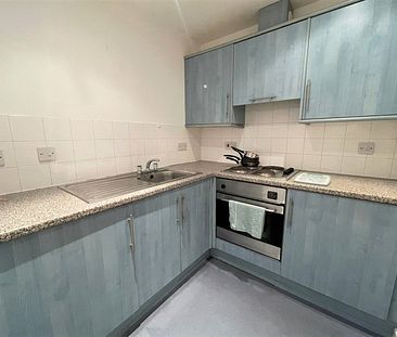 1 bedroom Flat / Apartment - Photo 1