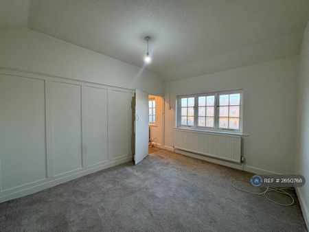 3 bedroom detached house to rent - Photo 3