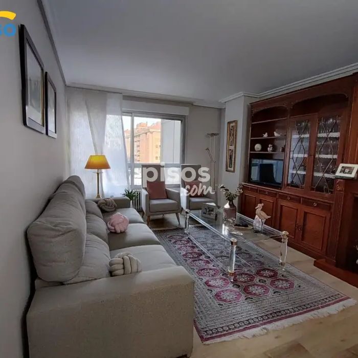 Piso en alquiler en Avenida de los Reyes Católicos - Foto 1