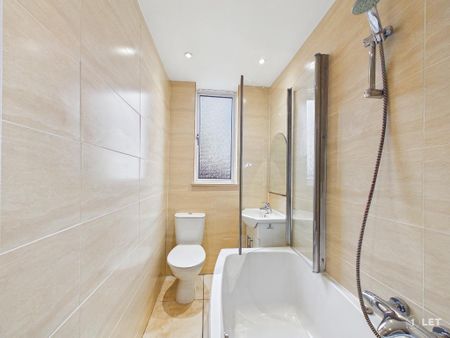 2 bedroom flat to rent - Photo 5