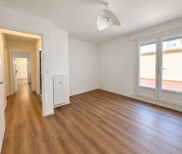 Location Appartement 4 pièces 121m² MONTPELLIER 34000 - Photo 4