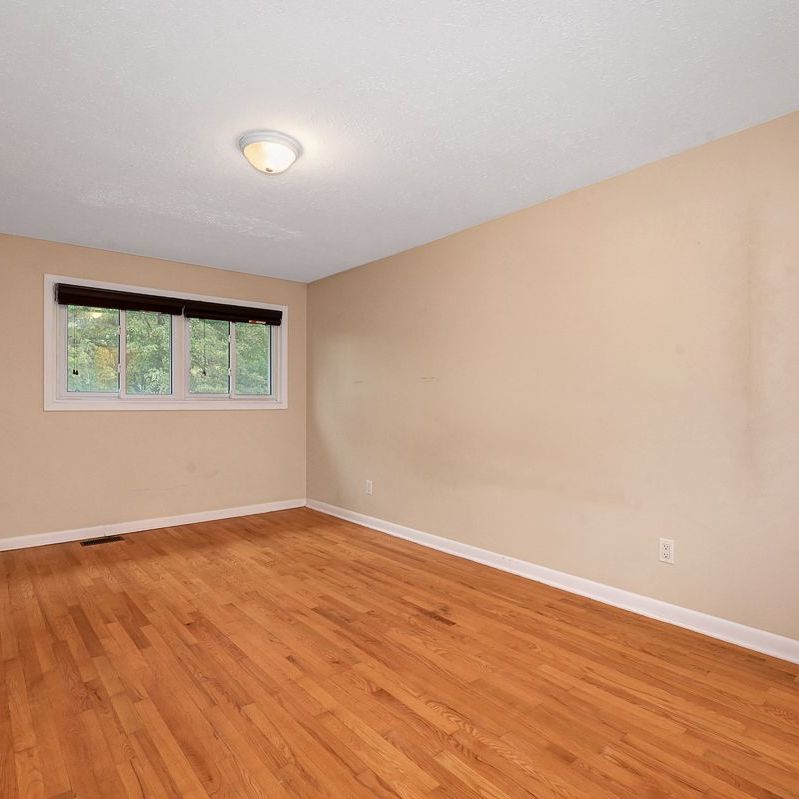 For Lease - 2668 Moncton Road Unit# B, Britannia Heights - Queensway Terrace N and Area, Ontario - Photo 1