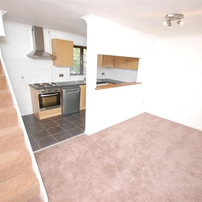 2 bedroom end of terrace house to rent - Photo 1
