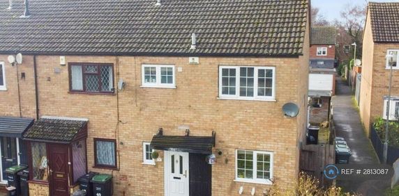 3 bedroom end of terrace house to rent - Photo 2