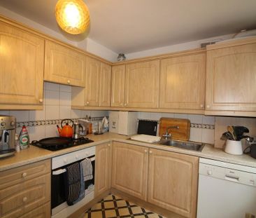 2 bedroom maisonette to rent - Photo 4