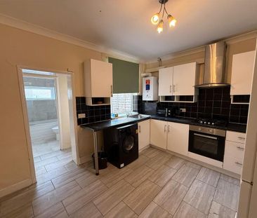 3 bedroom house to rent - Photo 3