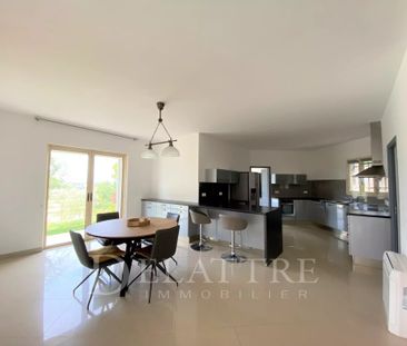 Location Maison 4 pièces 145m² CHATEAUNEUF GRASSE 06740 - Photo 6