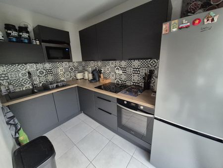 Location Appartement 2 pièces 47m² LOOS 59120 - Photo 3