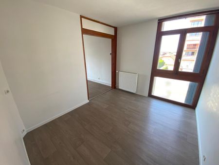 Appartement 4 pièces - 69 m² - Photo 2